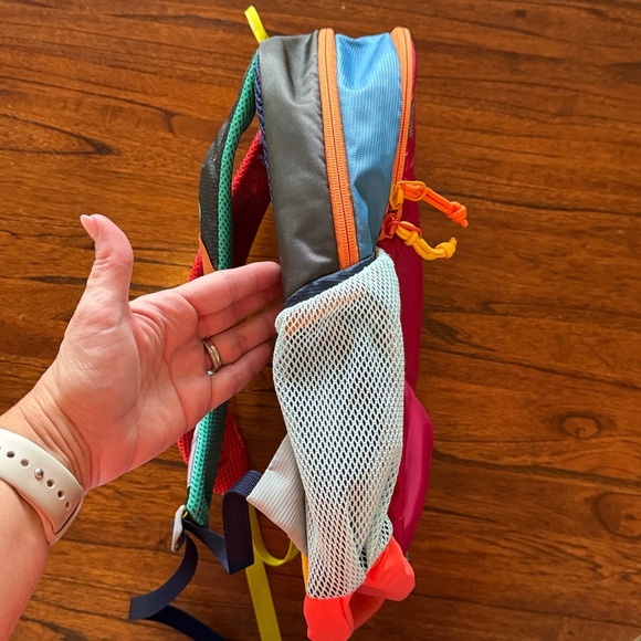 Cotopaxi Dimi Del Dia 12L Kids Colorful Backpack with Multiple Compartments - Picture 6 of 6